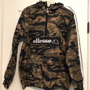 Women’s Ellesse Jacket in Camo